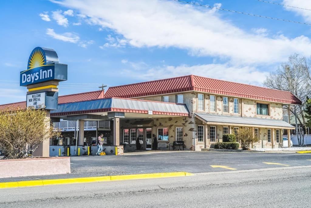 Days Inn By Wyndham Montrose Exterior photo
